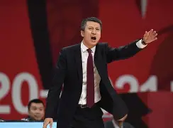 四川队防守站位需调整(四川队守门员)